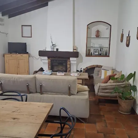 Maison Sarava Collection