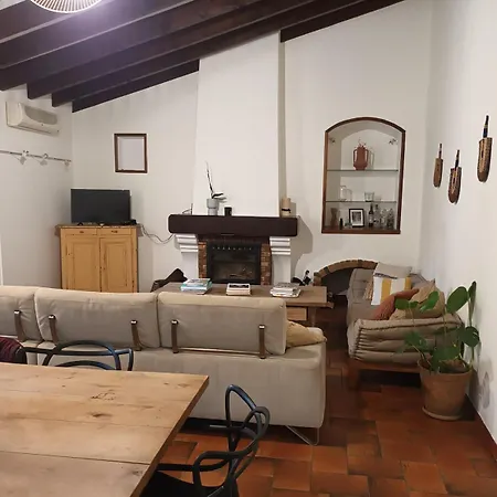 Maison Sarava Collection